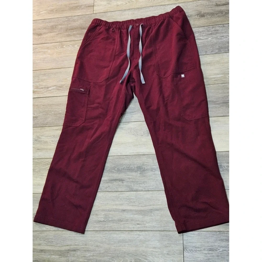 Figs Men's Cairo Burgundy Straight Cargo Scrub Pants Size Xlarge Short